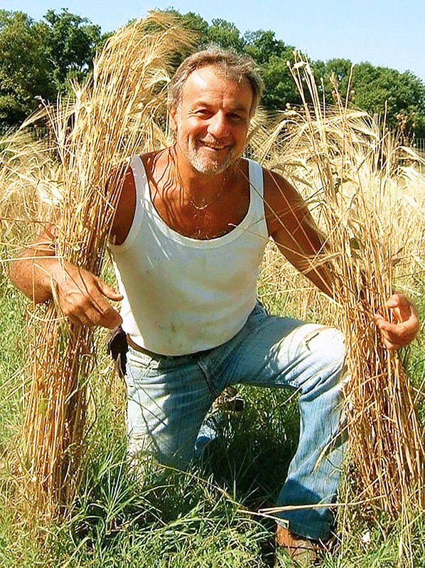 About - Gian Carlo nel farro2